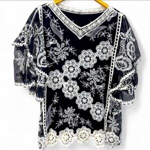 BOHO DREAM ✨ Sapphire Floral Embroidered Crochet Lace Top